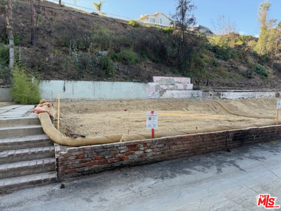14517 W Sunset Blvd