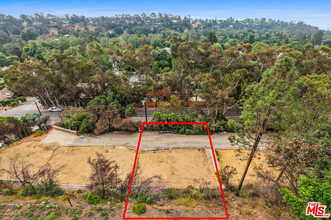 14517 W Sunset Blvd