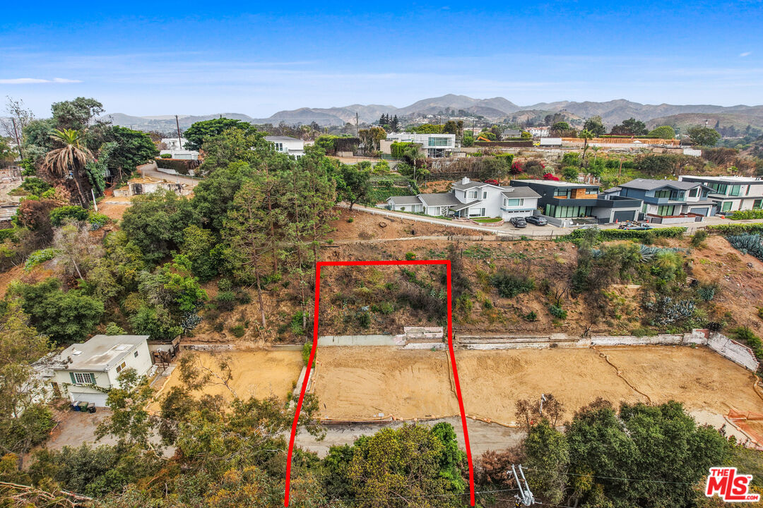 14517 W Sunset Blvd