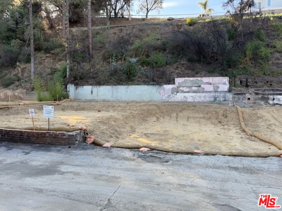 14517 W Sunset Blvd