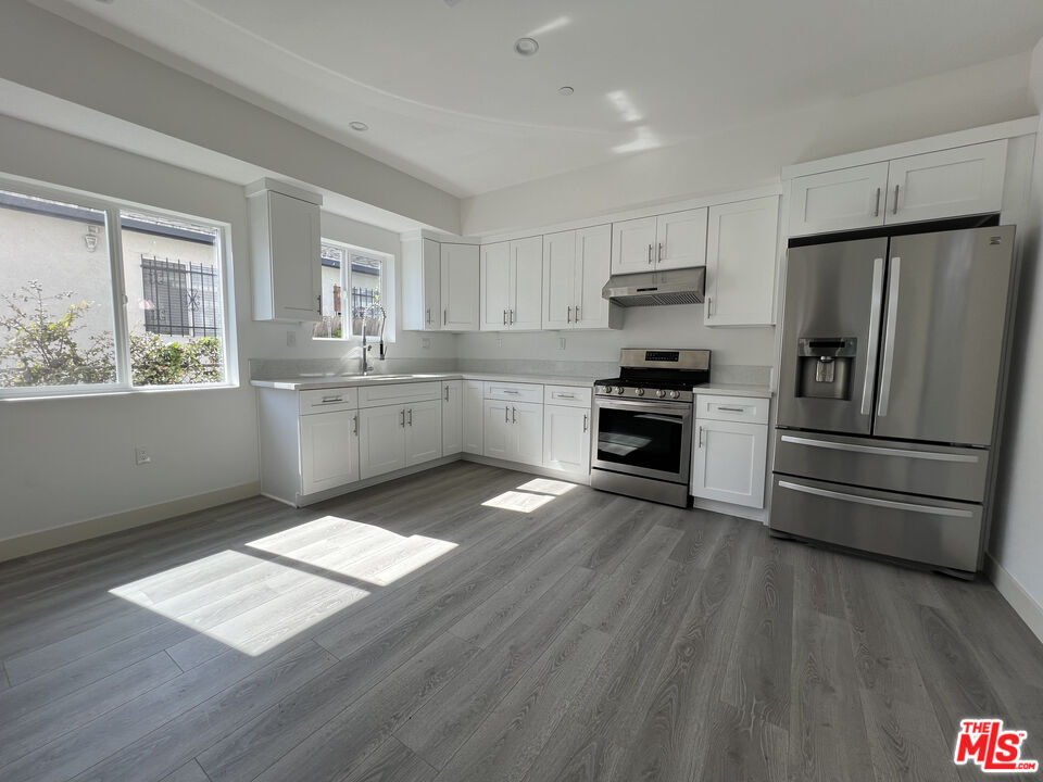 8640 Baring Cross St