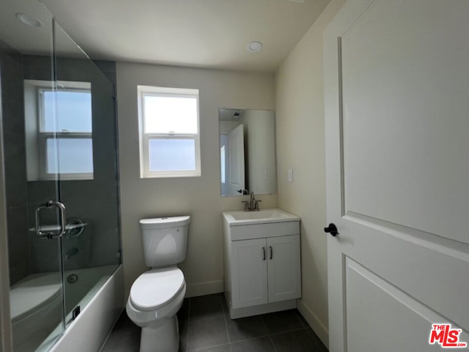 8640 Baring Cross St