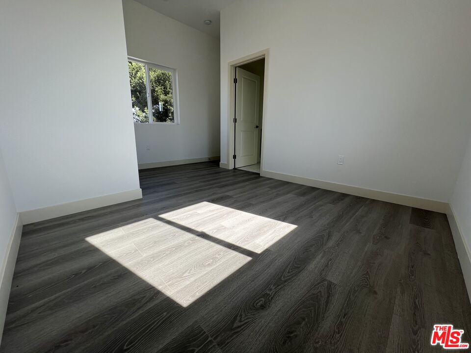 8640 Baring Cross St