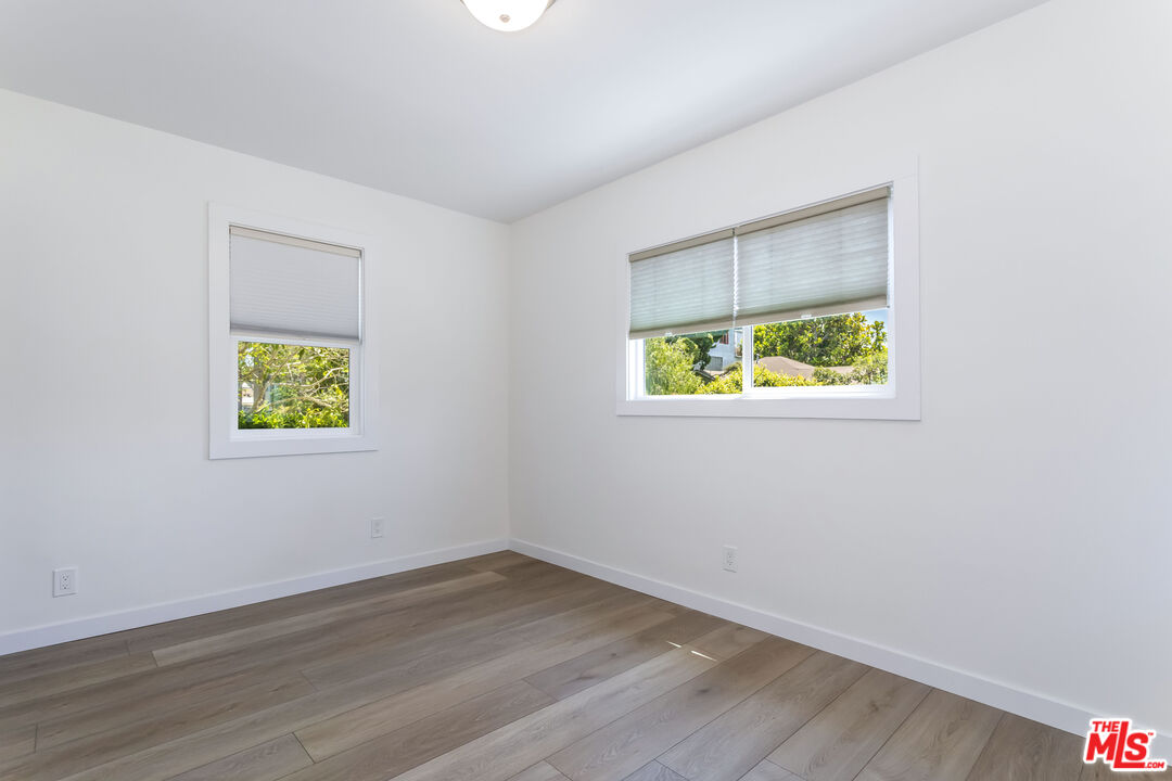 336 Rennie AVE Unit: A