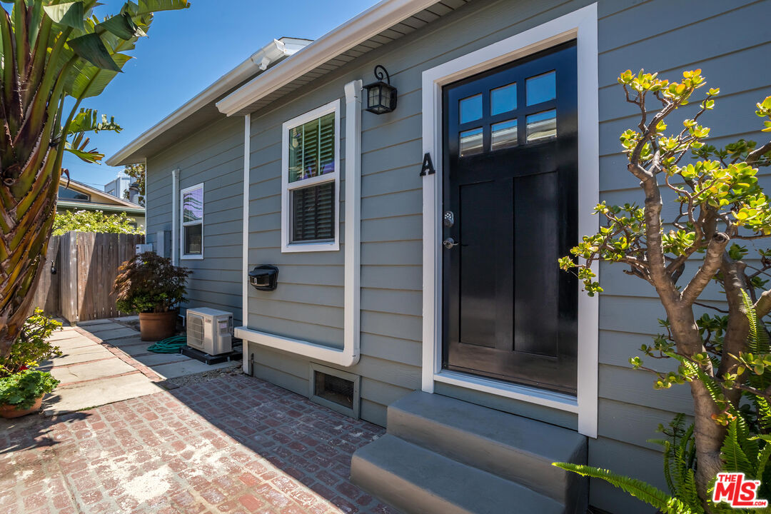 336 Rennie AVE Unit: A