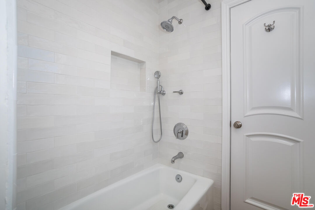 336 Rennie AVE Unit: A