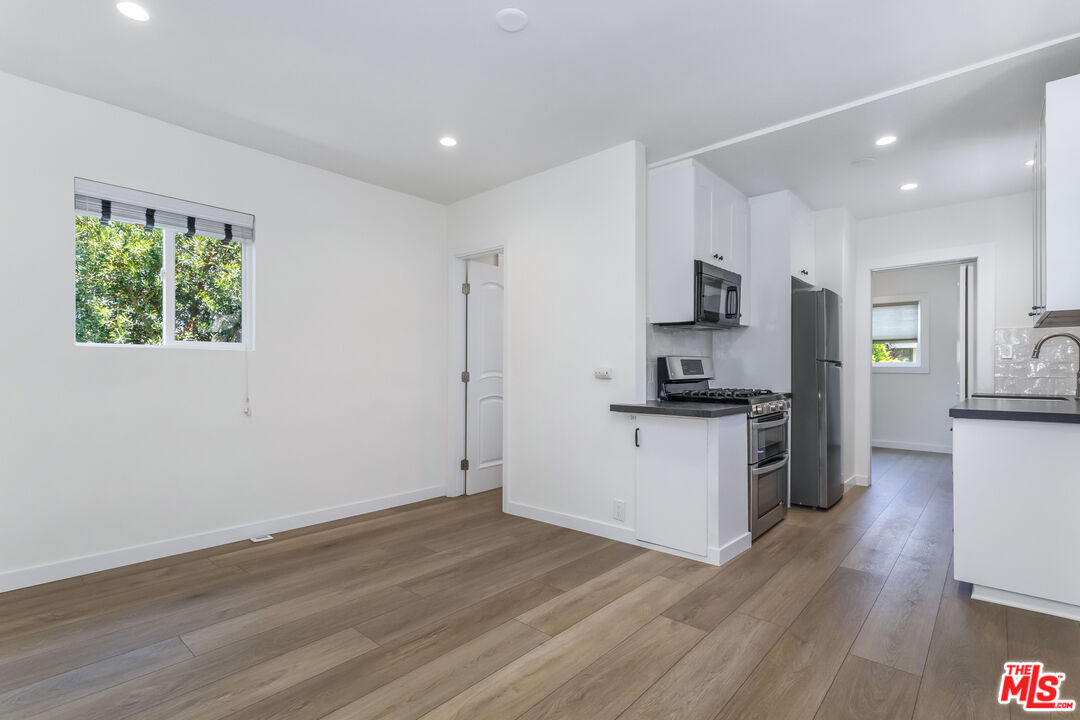 336 Rennie AVE Unit: A