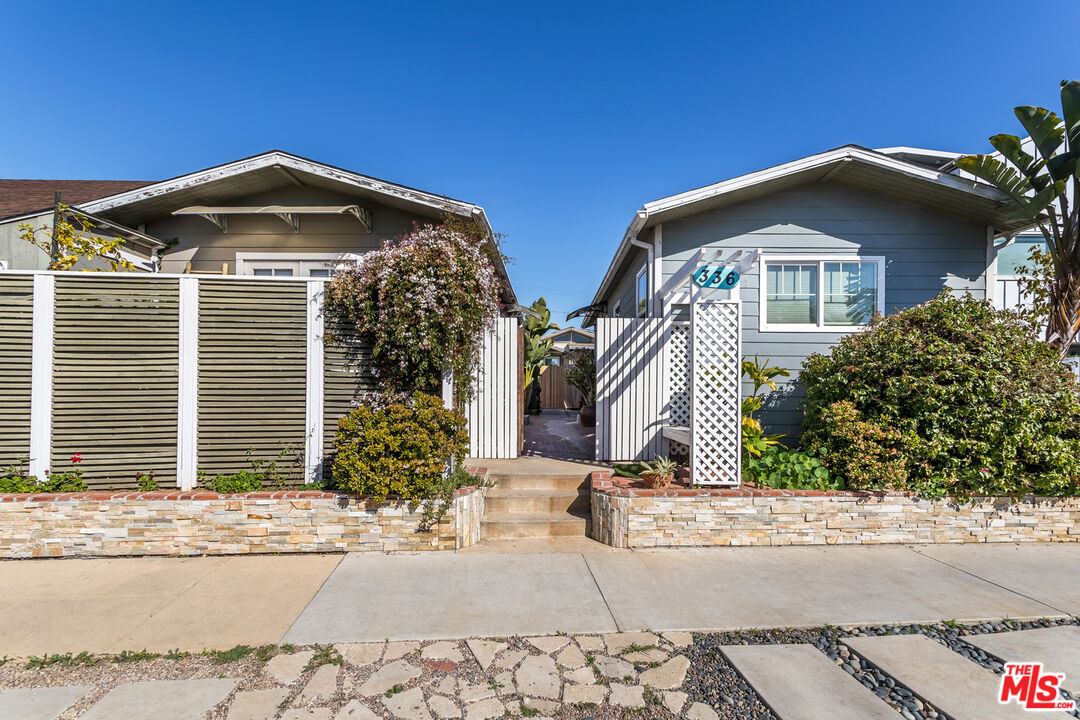336 Rennie AVE Unit: A