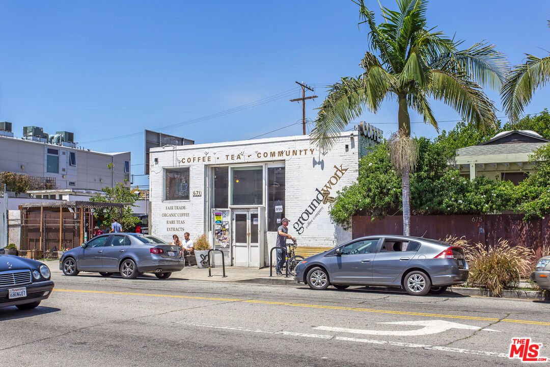 336 Rennie AVE Unit: A
