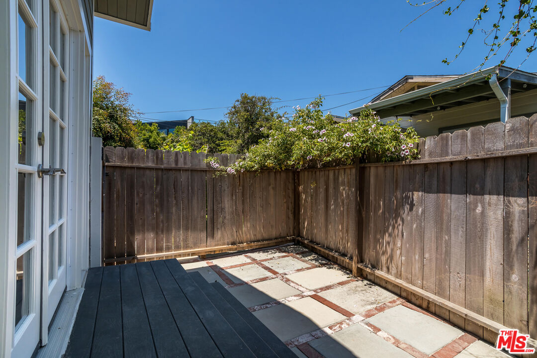 336 Rennie AVE Unit: A