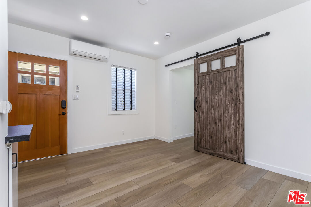 336 Rennie AVE Unit: A