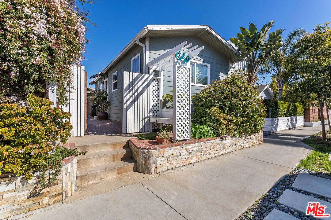 336 Rennie AVE Unit: A