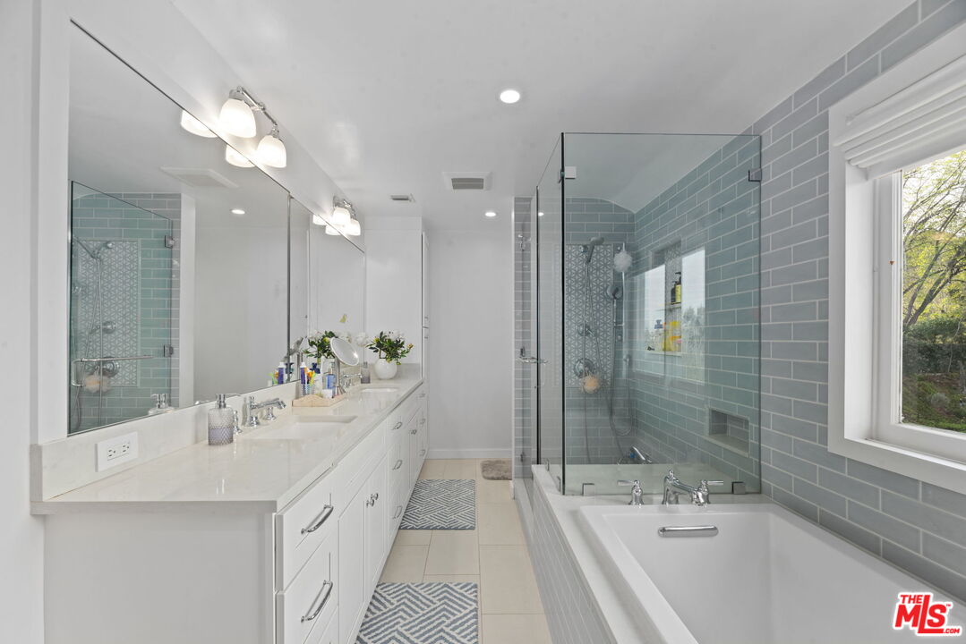 4815 Adele Ct