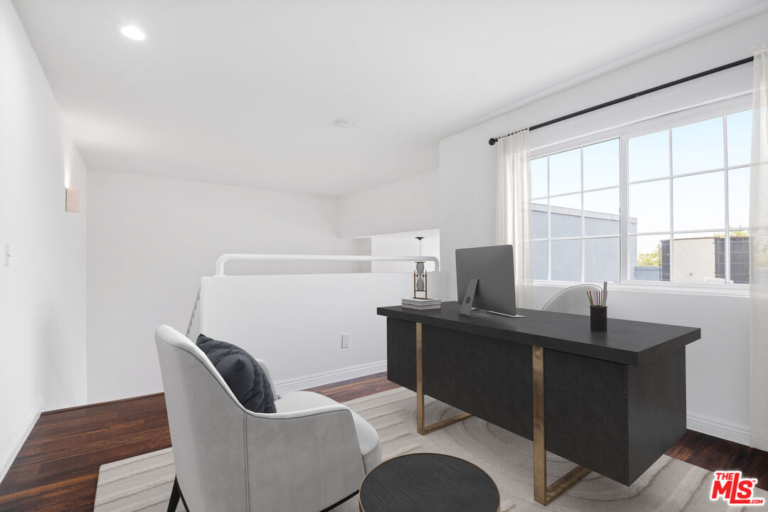 5051 Rosewood Ave Unit: 206