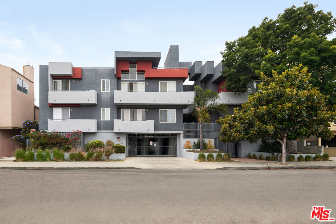 5051 Rosewood Ave Unit: 206