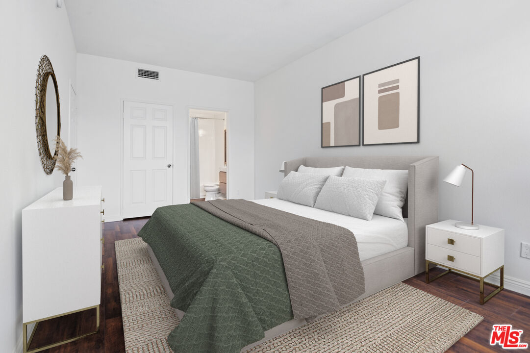 5051 Rosewood Ave Unit: 206