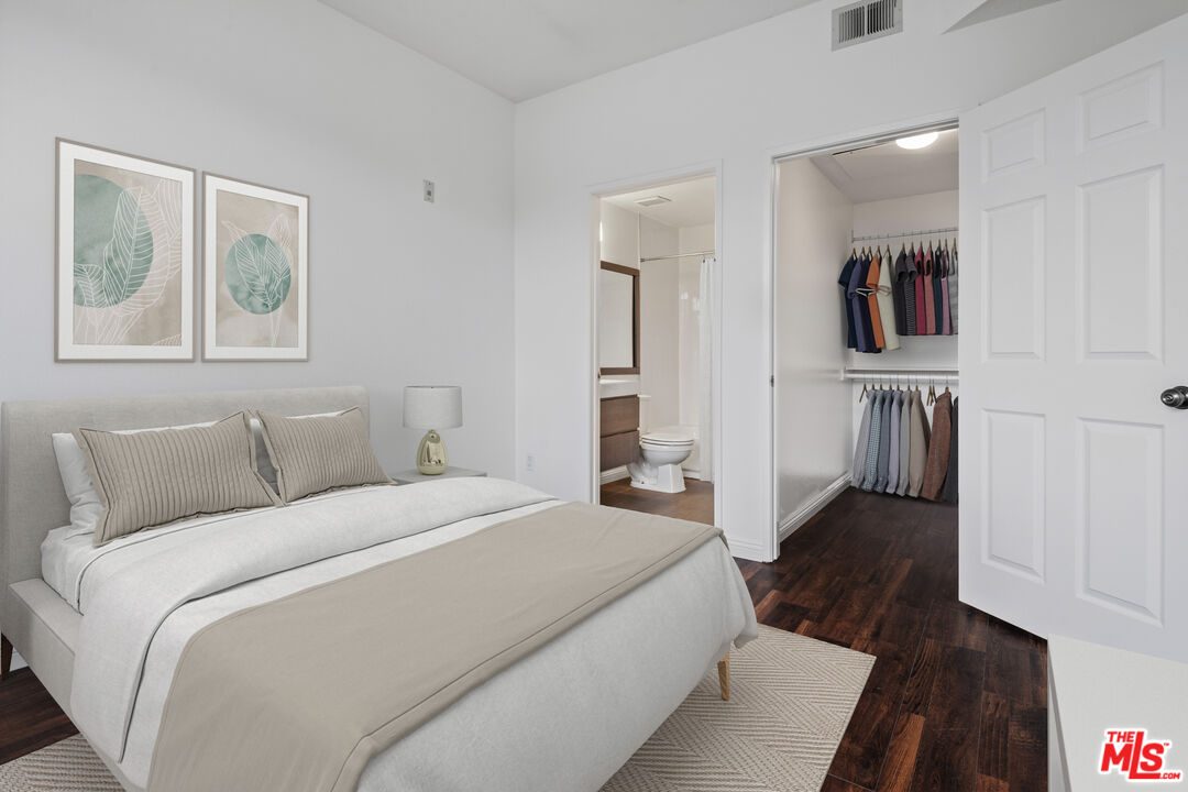 5051 Rosewood Ave Unit: 206