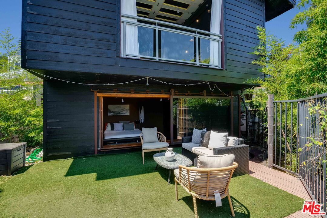 2528 Dearborn Dr