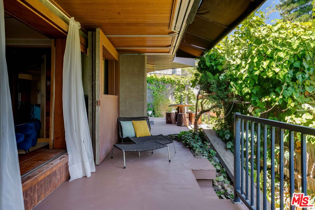 2528 Dearborn Dr