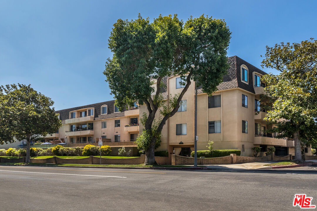 1201 Roxbury Dr Unit: 106