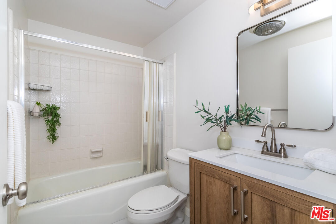 1201 Roxbury Dr Unit: 106