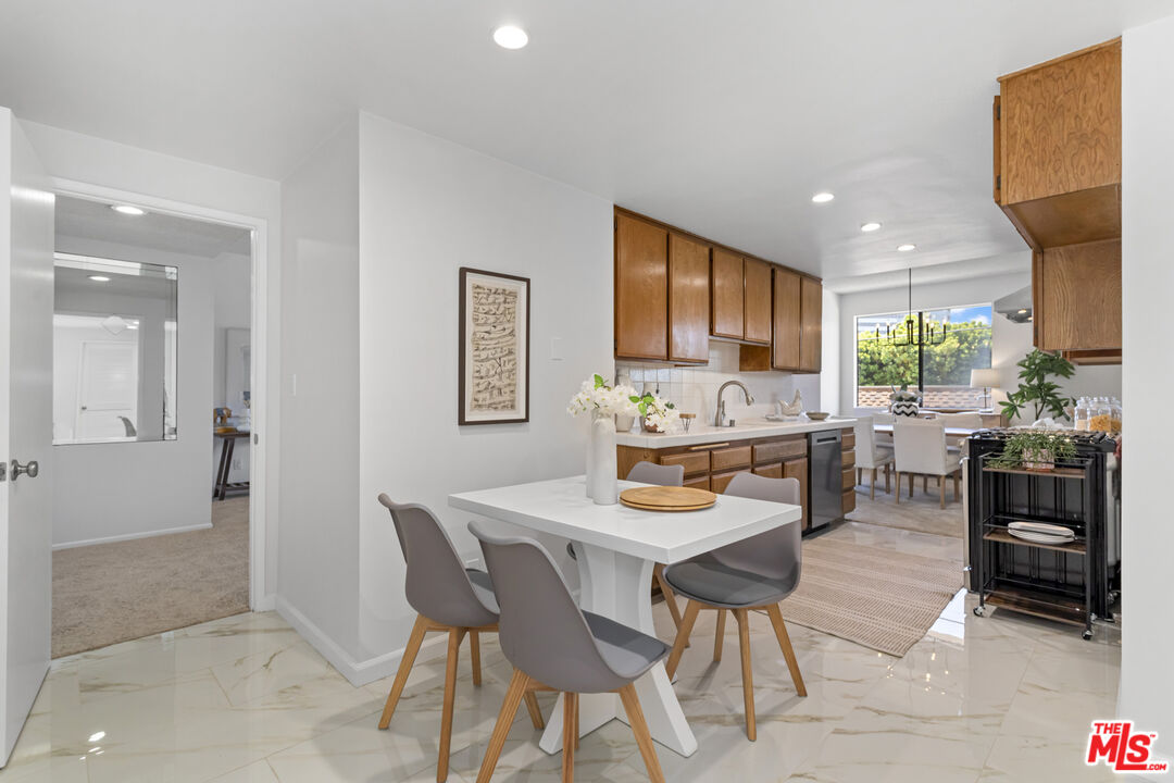 1201 Roxbury Dr Unit: 106