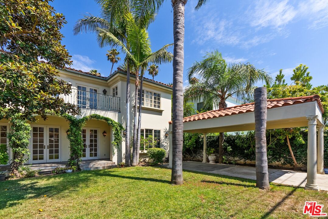 321 S Palm Dr