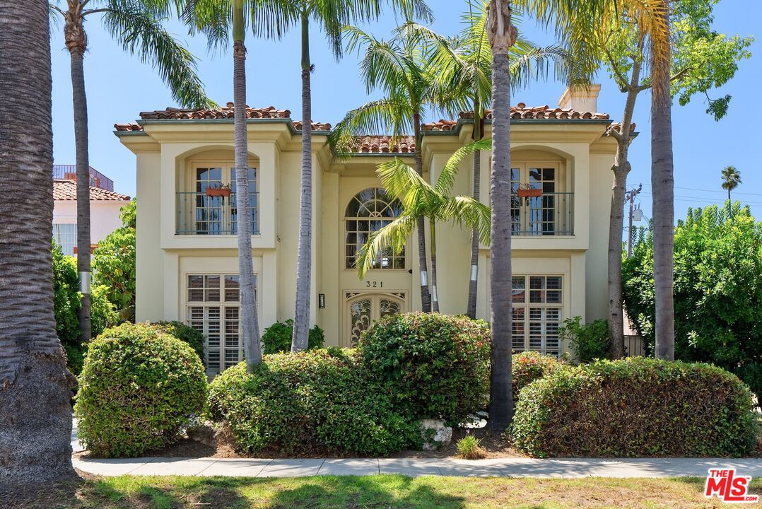 321 S Palm Dr