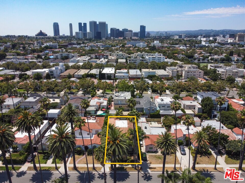 321 S Palm Dr