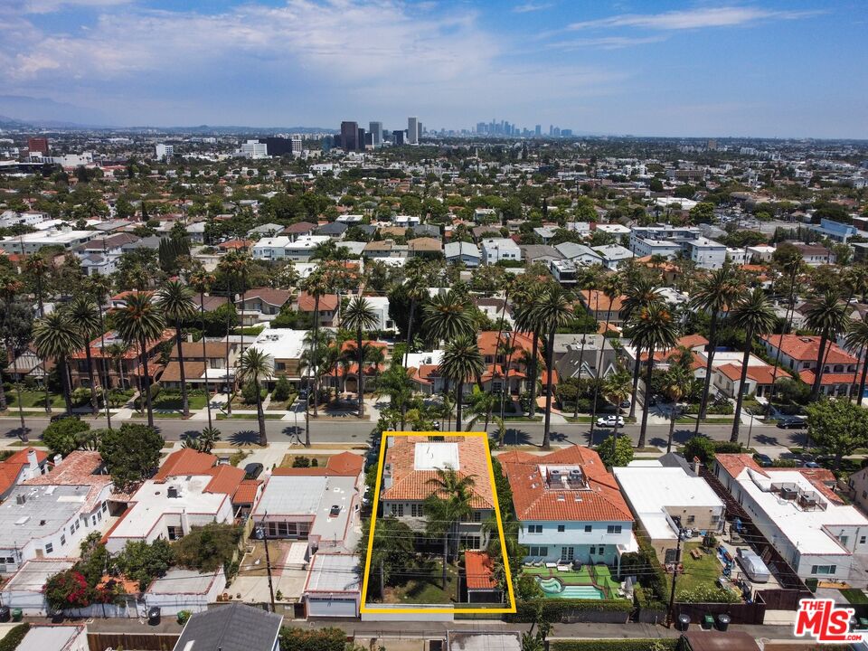 321 S Palm Dr