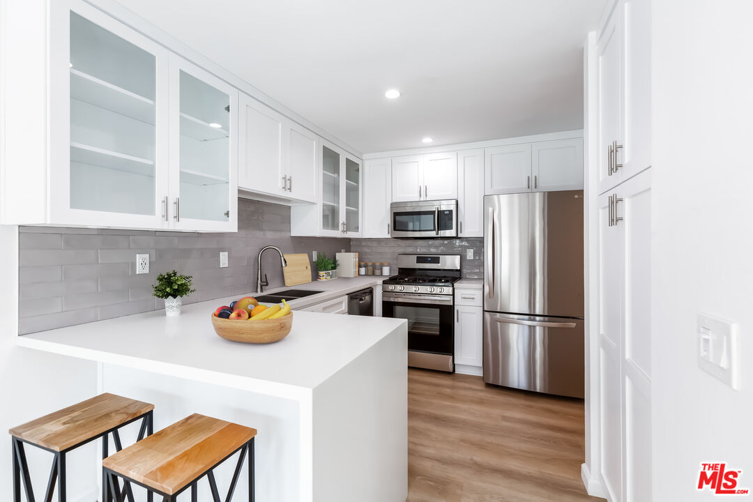 4273 Las Virgenes Rd Unit: 6