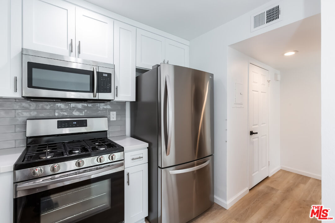 4273 Las Virgenes Rd Unit: 6