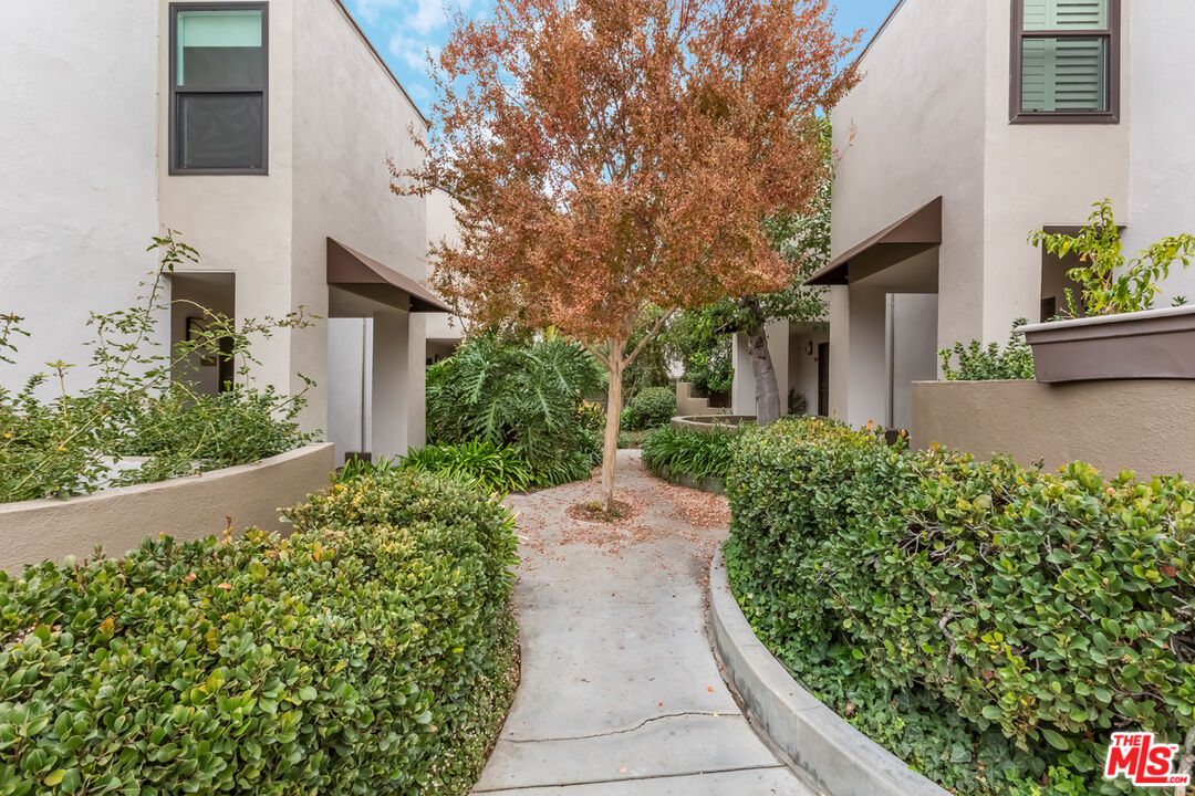 4273 Las Virgenes Rd Unit: 6