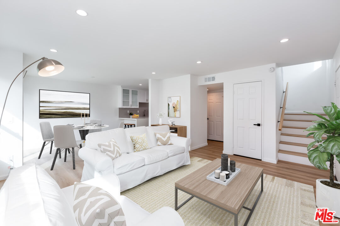 4273 Las Virgenes Rd Unit: 6