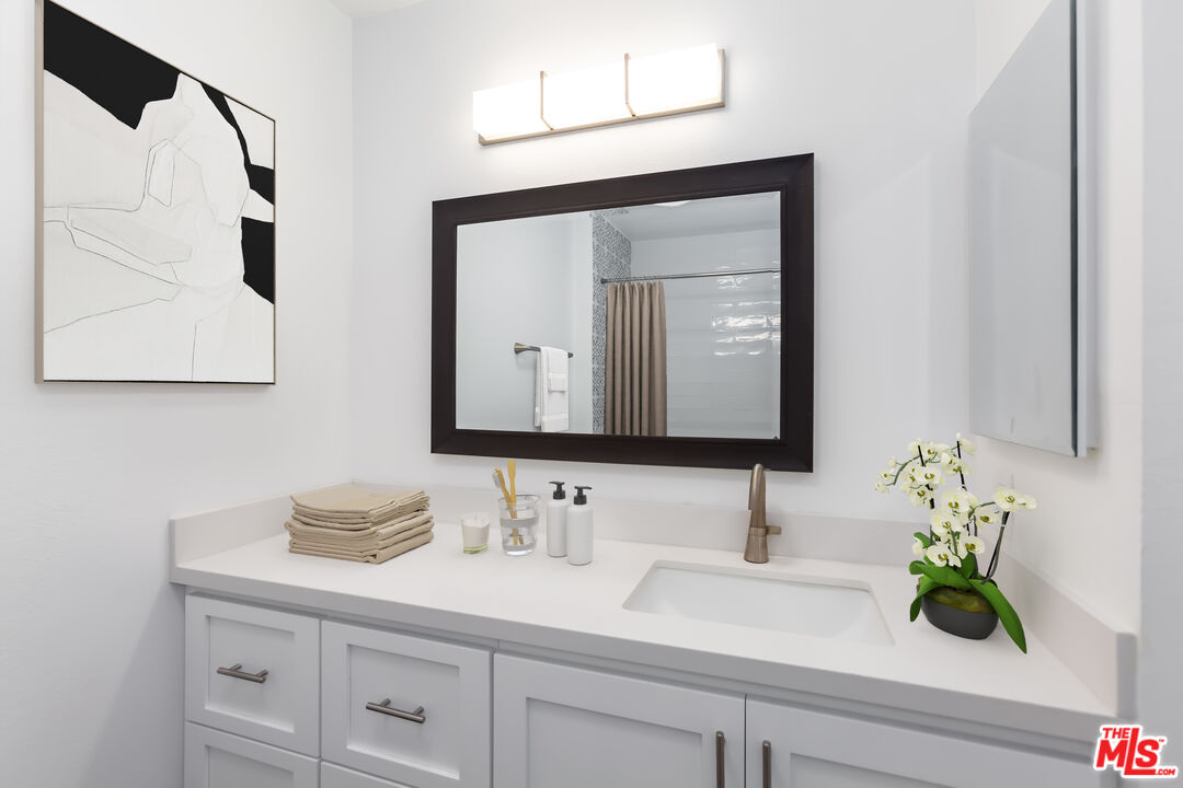4273 Las Virgenes Rd Unit: 6