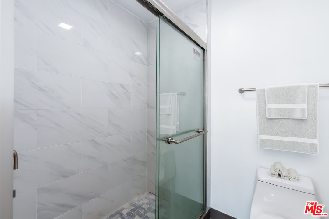 4273 Las Virgenes Rd Unit: 6