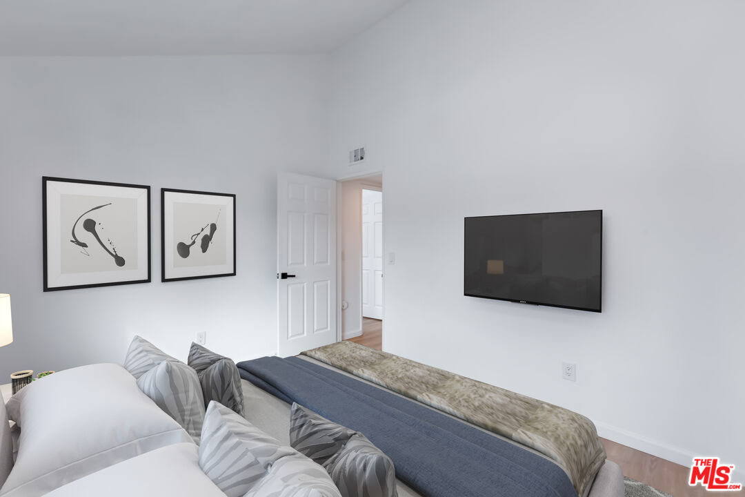 4273 Las Virgenes Rd Unit: 6
