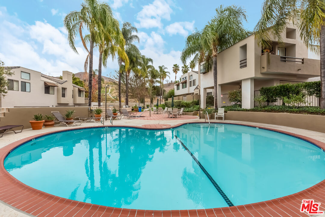 4273 Las Virgenes Rd Unit: 6