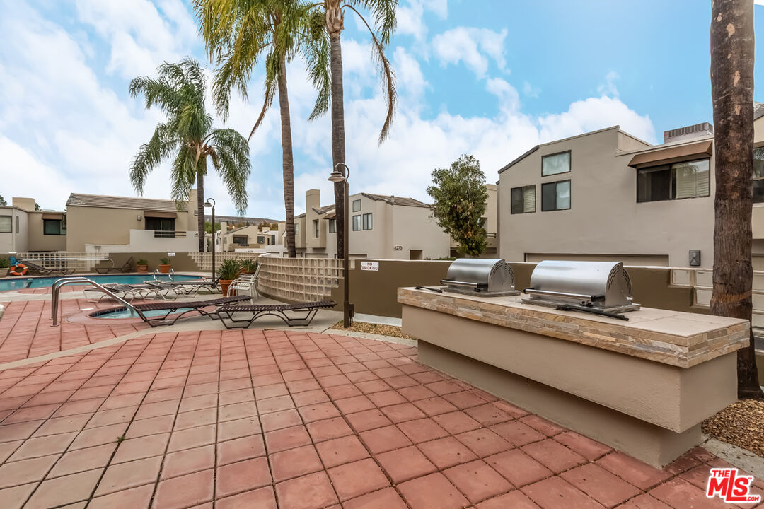 4273 Las Virgenes Rd Unit: 6