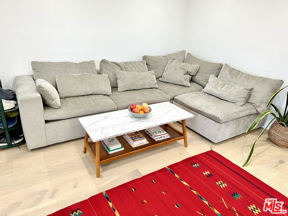 630 Raymond Ave Unit: 5