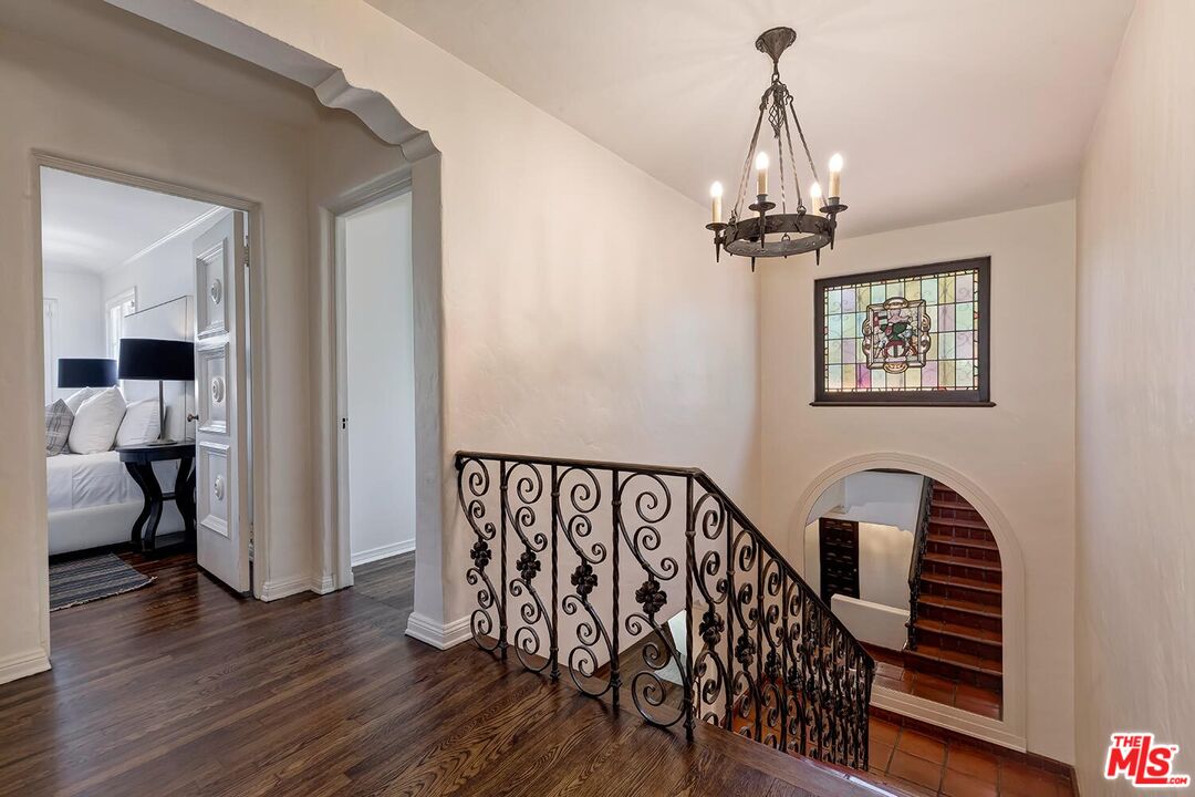 101 S Fuller Ave
