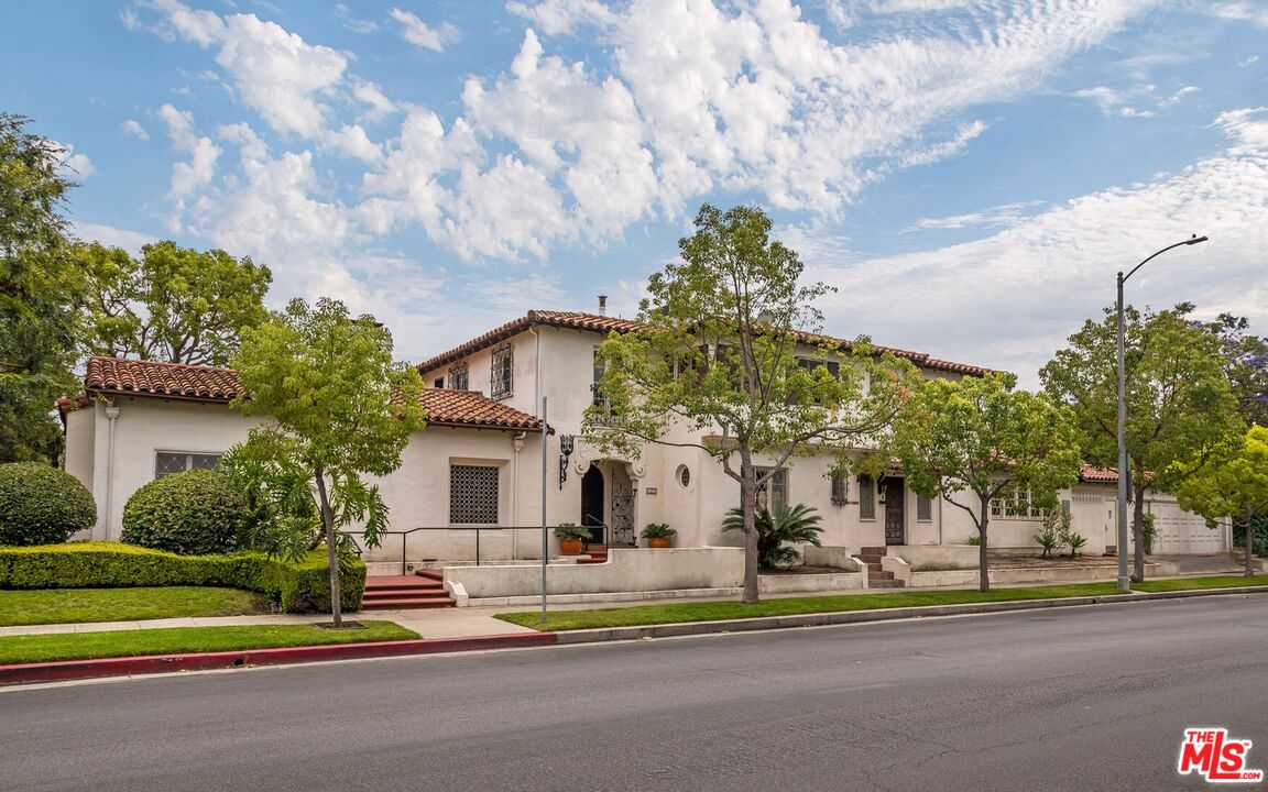 101 S Fuller Ave