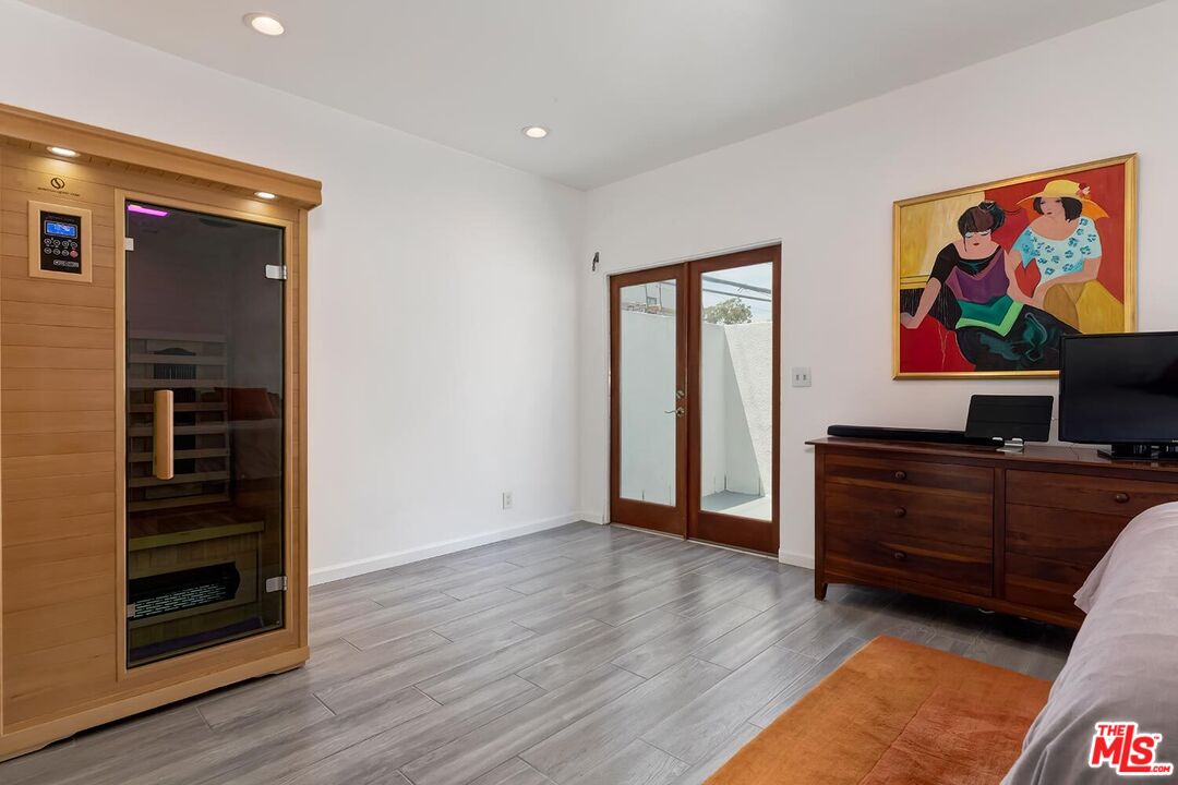 2336 28th St Unit: F