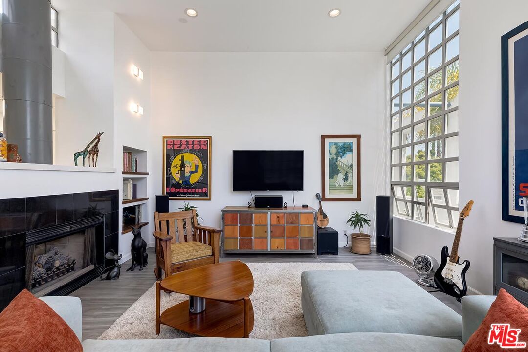 2336 28th St Unit: F