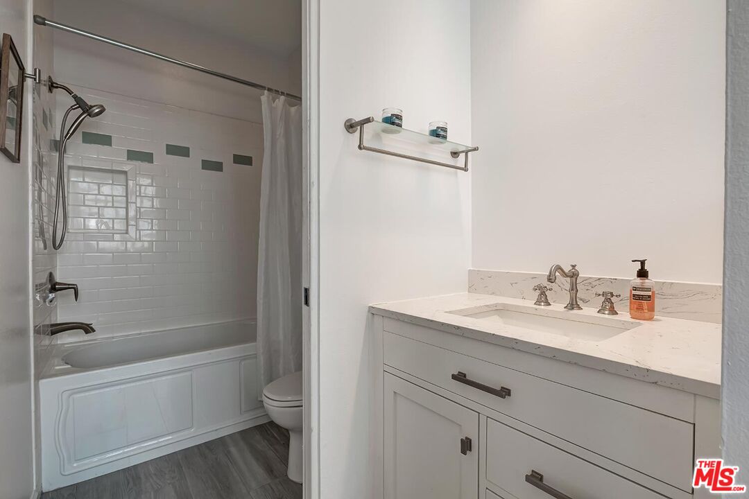 2336 28th St Unit: F