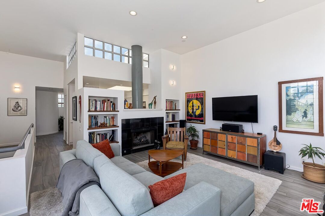 2336 28th St Unit: F