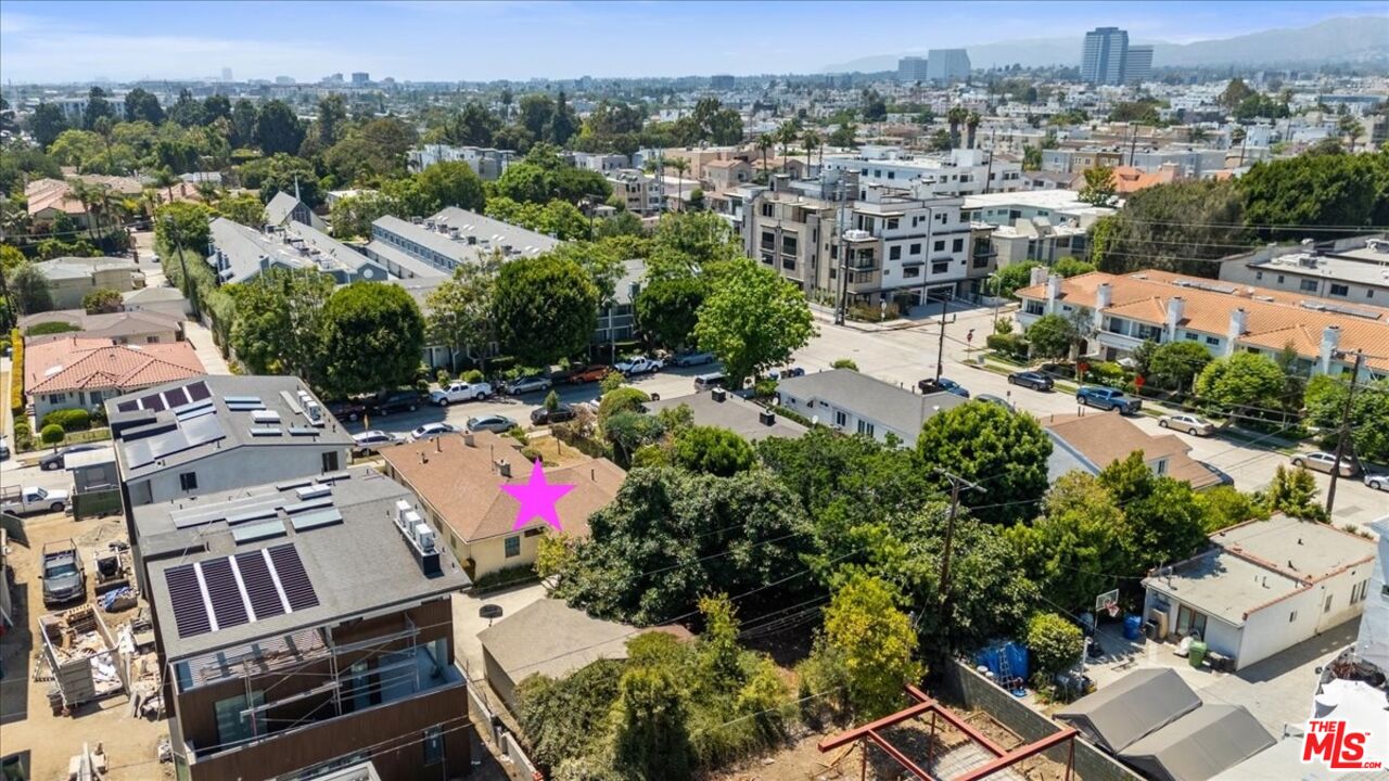 1912 Barry Ave