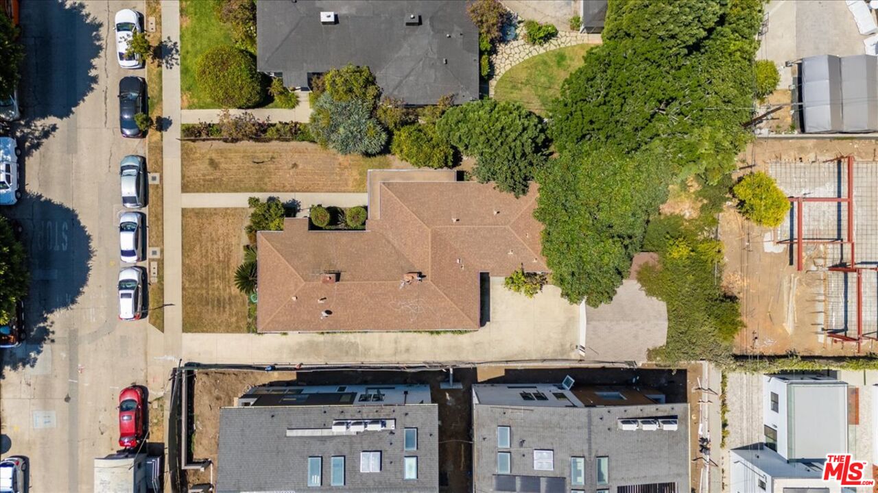 1912 Barry Ave