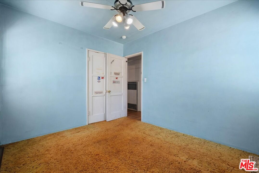 1912 Barry Ave