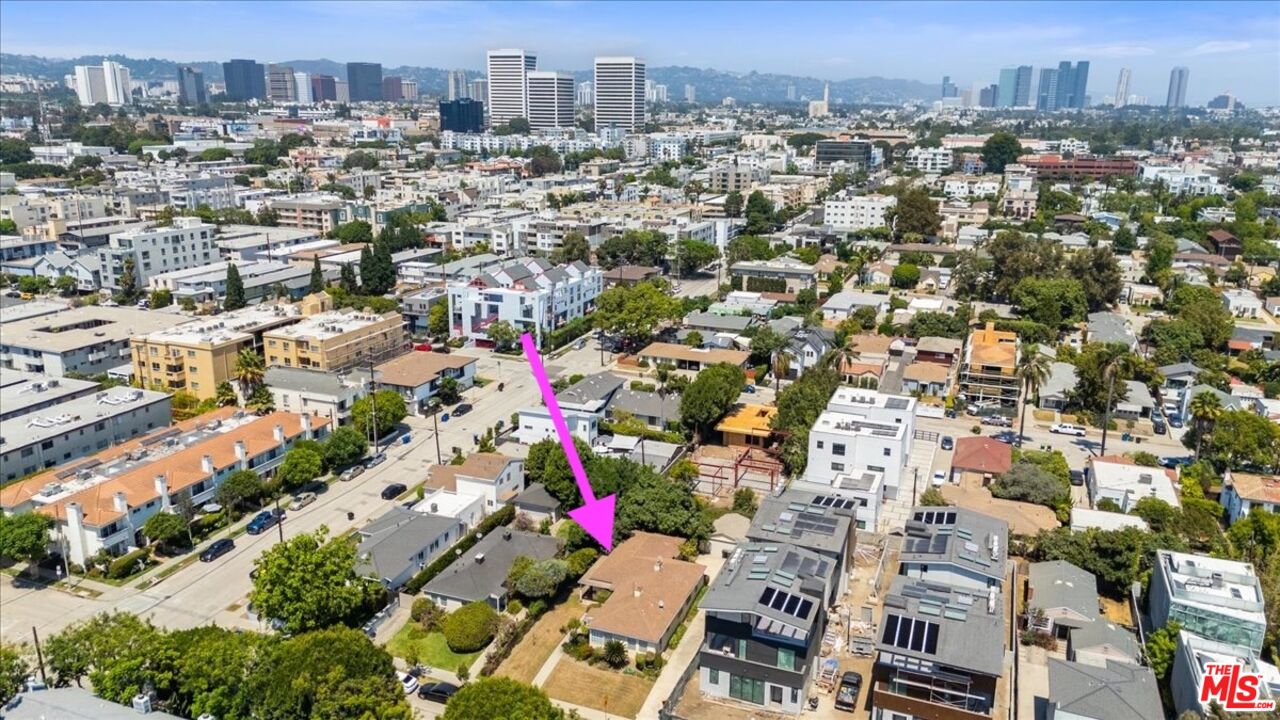 1912 Barry Ave